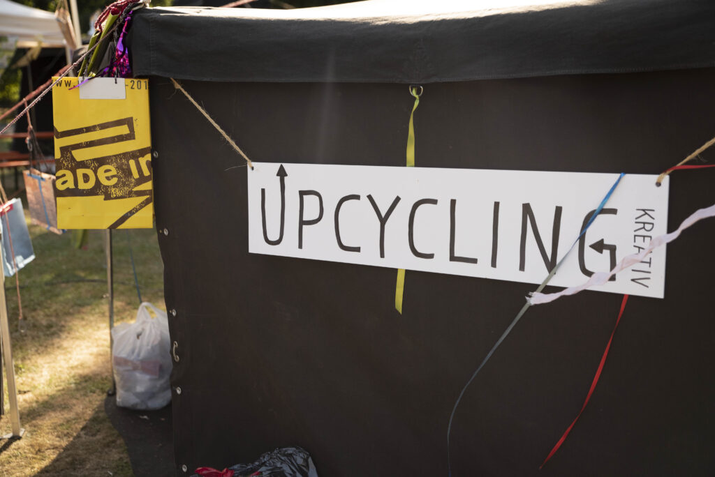Upcycling-Schild